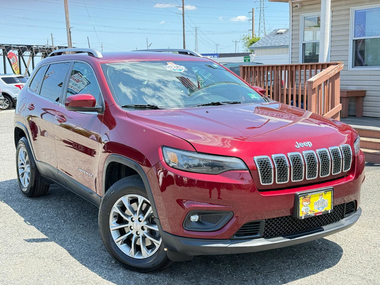 Used 2019 Jeep Cherokee Latitude Plus w/ Comfort/Convenience Group AWD/4WD image 2