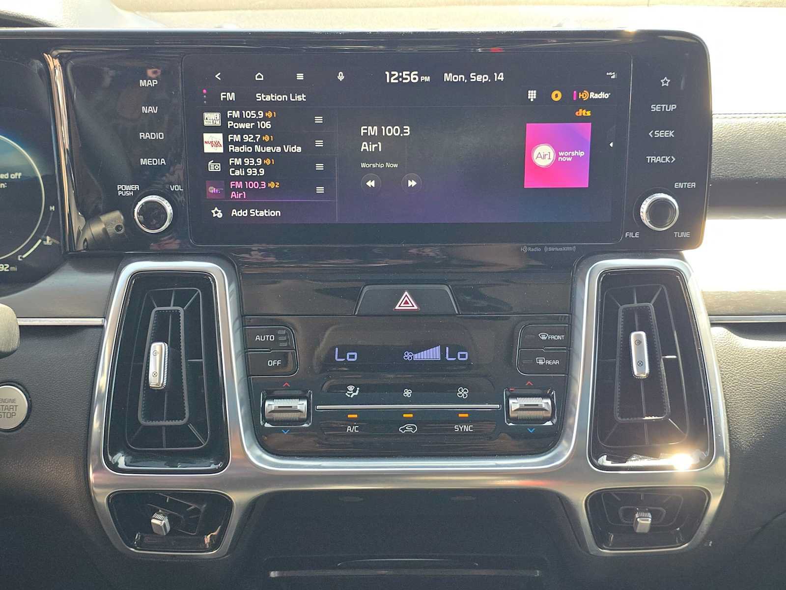 Used 2023 Kia Sorento SX FWD image 29