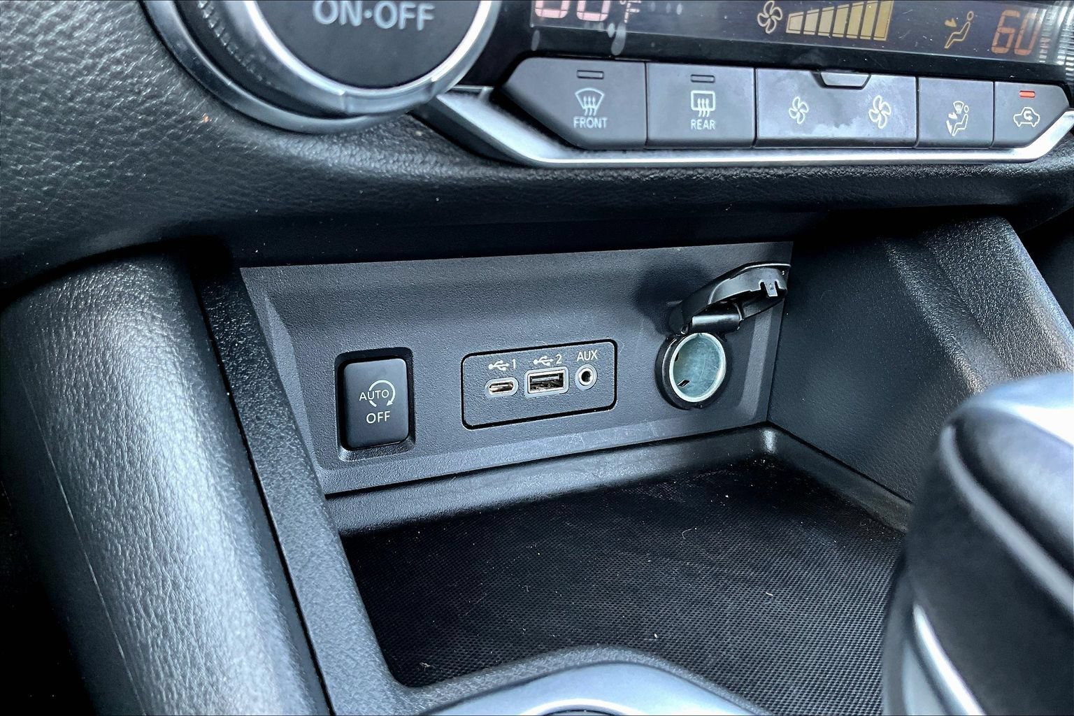 Used 2025 Nissan Sentra SR FWD image 14
