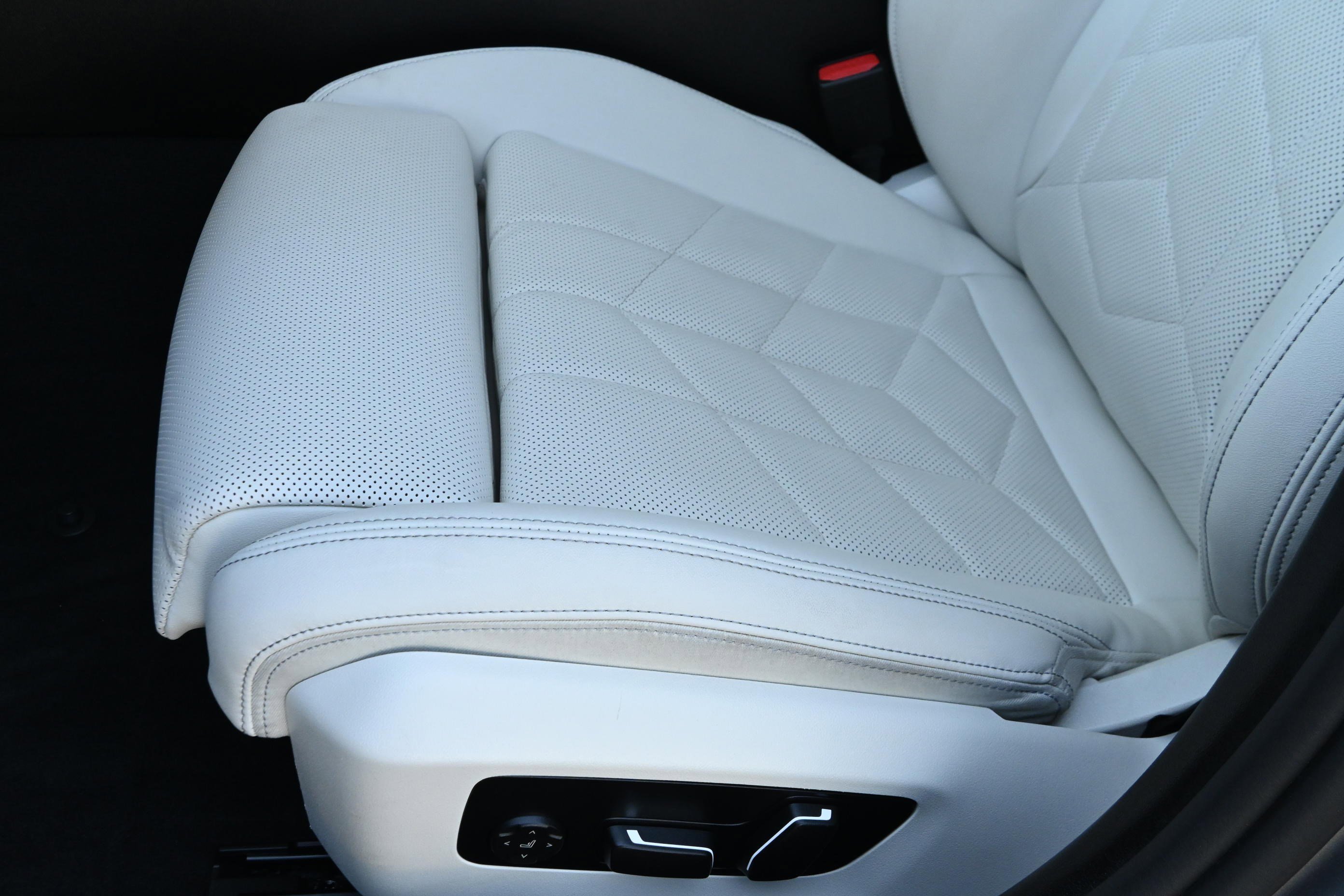 Certified 2024 BMW 530i w/ Convenience Package image 26