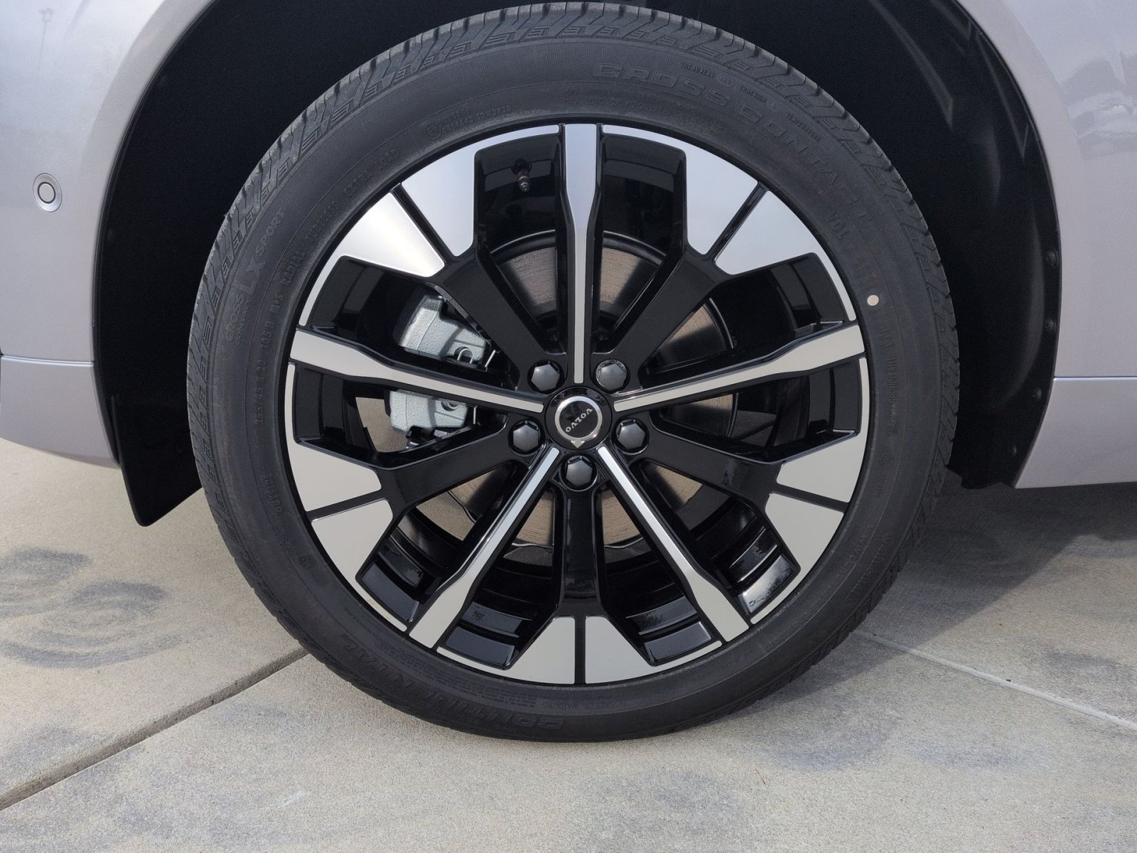 New 2026 Volvo XC60 B5 Plus w/ Protection Package Premier AWD/4WD image 20