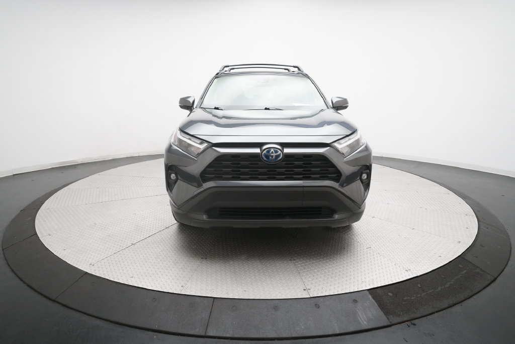 Used 2022 Toyota RAV4 XLE Premium AWD/4WD image 11