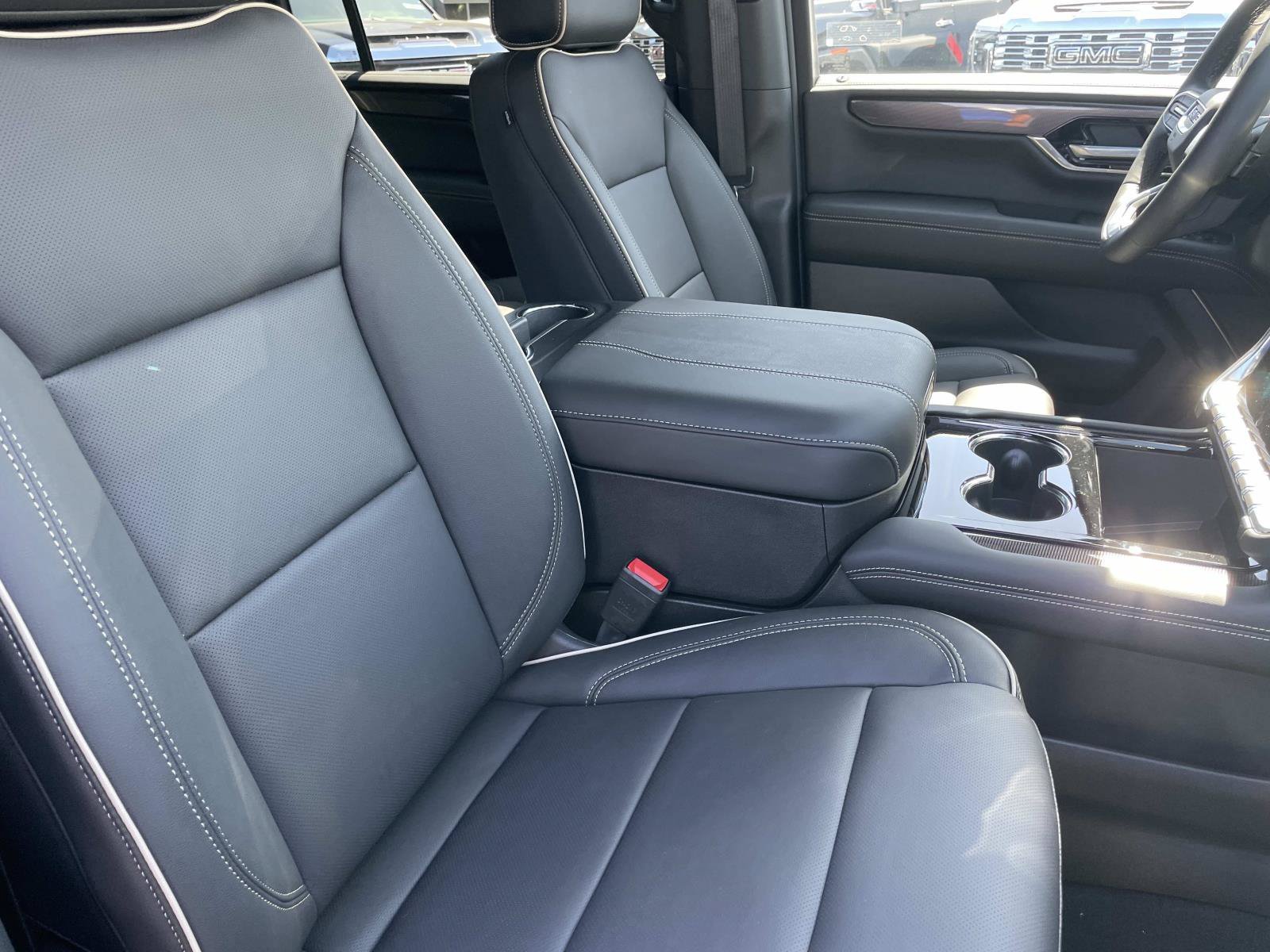 New 2026 GMC Yukon XL Elevation RWD image 28
