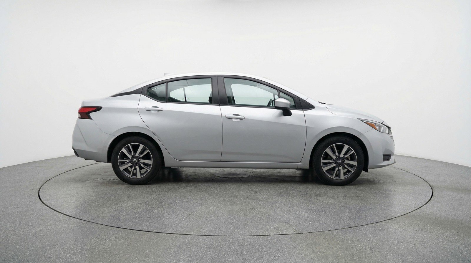 Used 2025 Nissan Versa SV FWD image 11