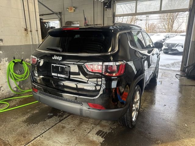 Used 2024 Jeep Compass Latitude image 2