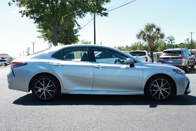 Used 2023 Toyota Camry SE FWD image 4