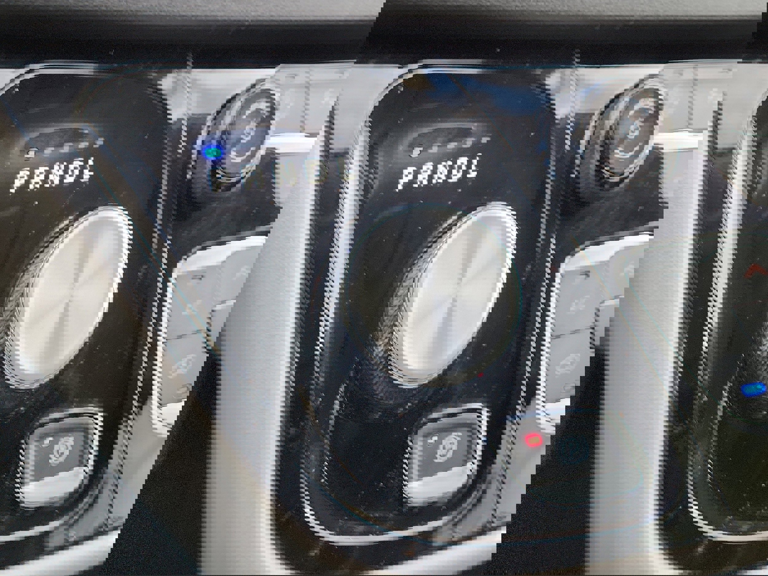 Used 2024 Chrysler Pacifica Touring-L image 24