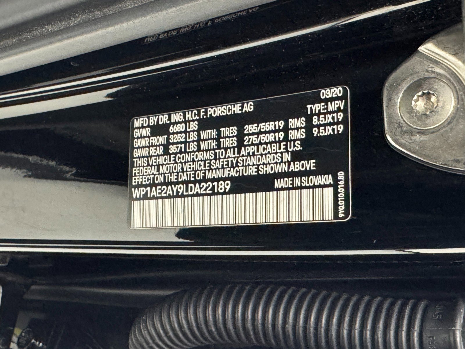 Used 2020 Porsche Cayenne E-Hybrid w/ Premium Package image 46