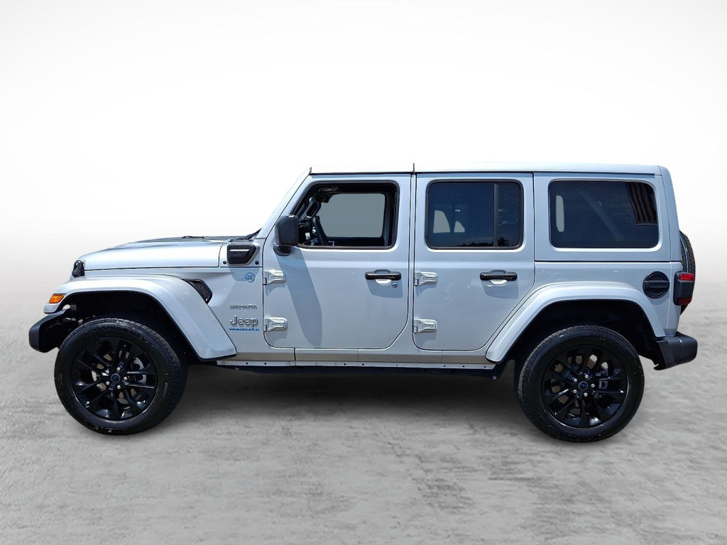 Used 2024 Jeep Wrangler Unlimited Sahara AWD/4WD image 2