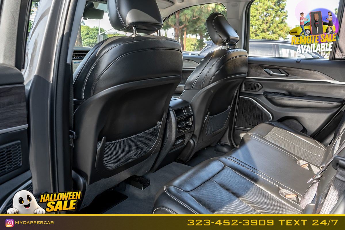Used 2023 Jeep Grand Cherokee Limited w/ Luxury Tech Group II RWD image 13