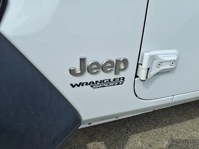 Used 2018 Jeep Wrangler Sport image 4