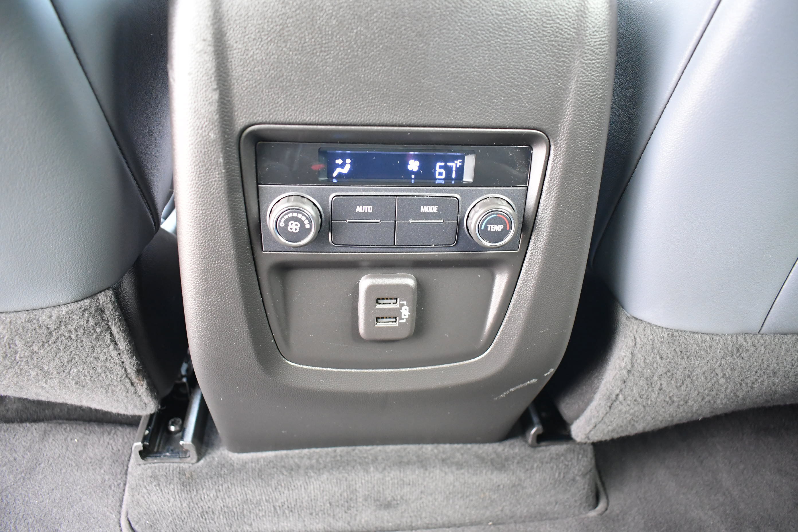 Used 2021 Buick Enclave Essence FWD image 23