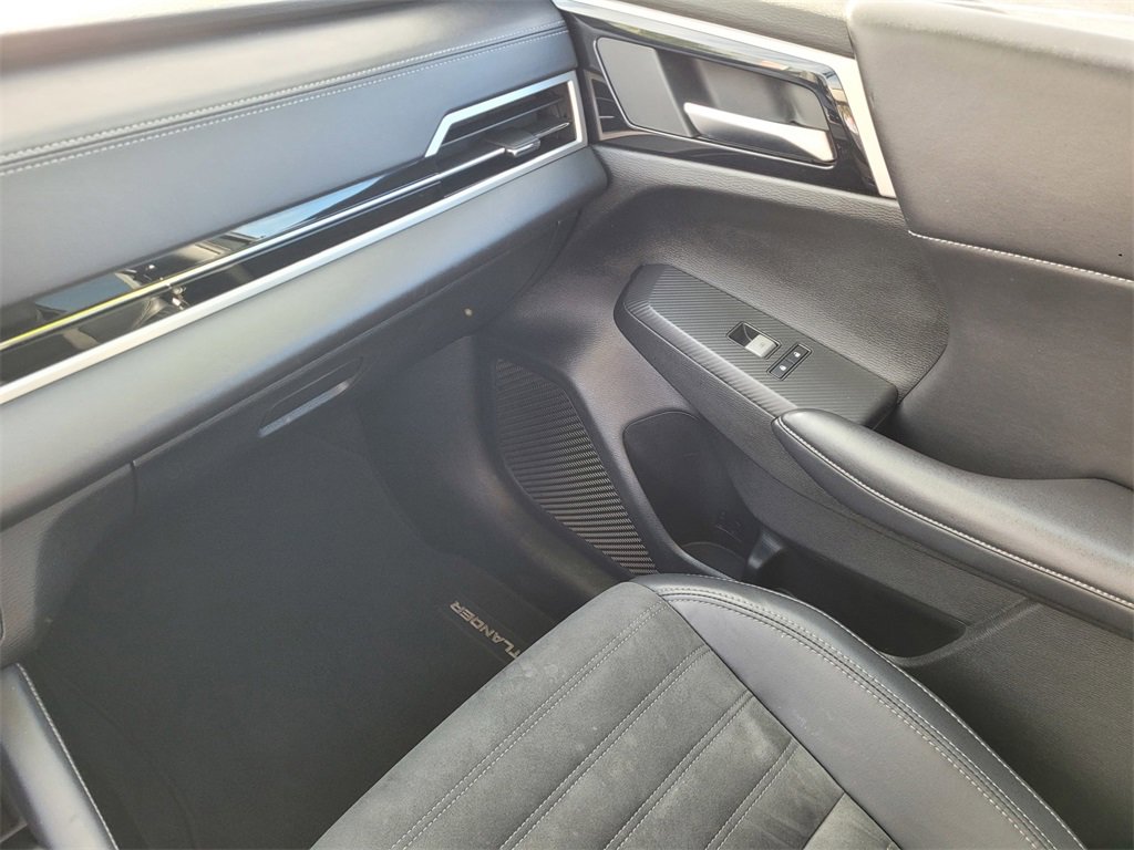 Used 2024 Mitsubishi Outlander SE image 13