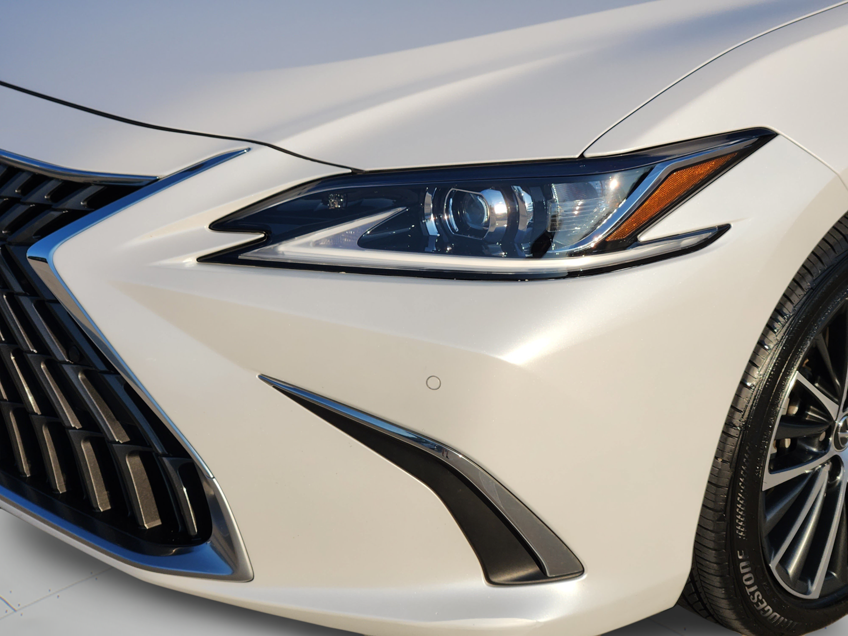 Certified 2025 Lexus ES 350 w/ Premium Package FWD image 40