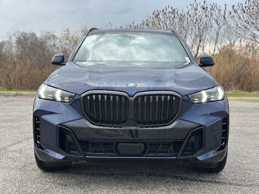 New 2026 BMW X5 xDrive50e w/ M Sport Package AWD/4WD image 2