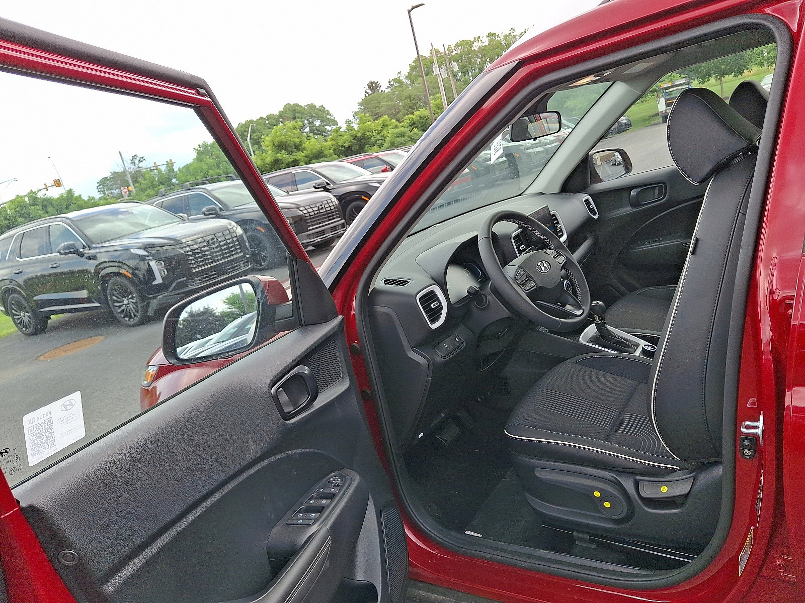 New 2025 Hyundai Venue Limited image 9