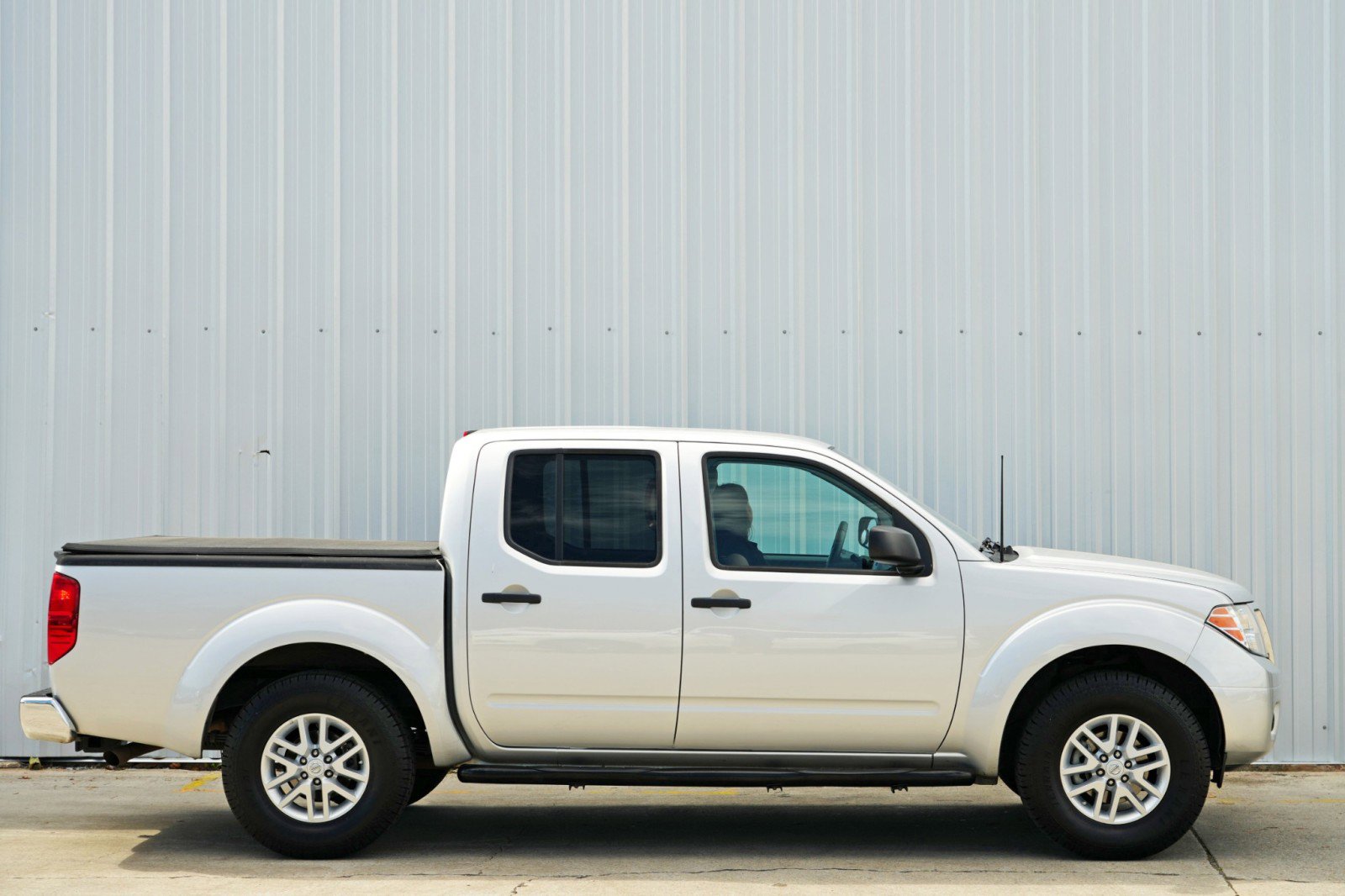 Used 2019 Nissan Frontier SV image 43