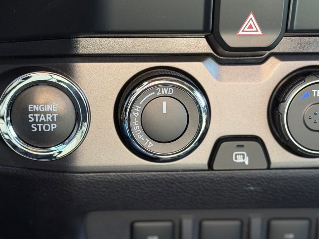 Used 2023 Toyota Tacoma TRD Sport w/ Technology Package image 11