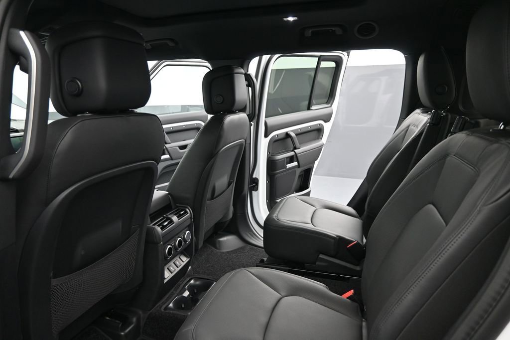 New 2026 Land Rover Defender 130 X-Dynamic SE AWD/4WD image 20