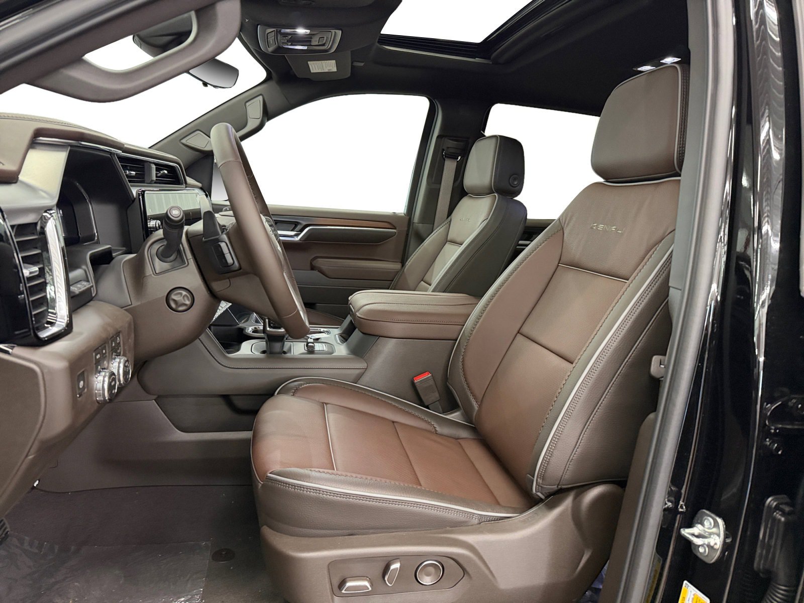 New 2026 GMC Sierra 1500 Denali w/ Denali Reserve Package AWD/4WD image 9