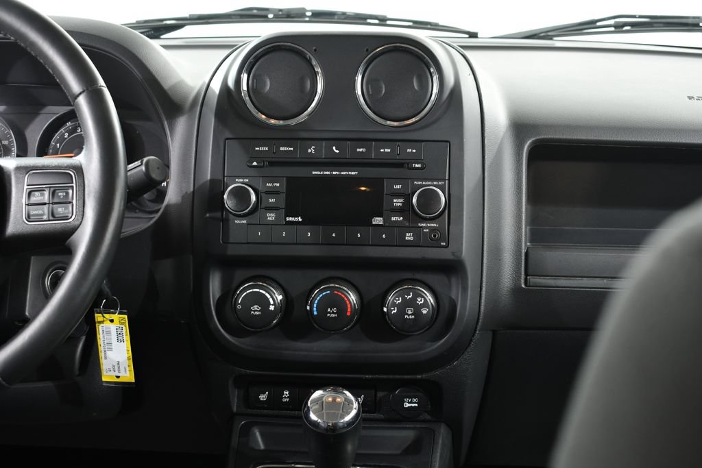 Used 2015 Jeep Patriot Latitude AWD/4WD image 9