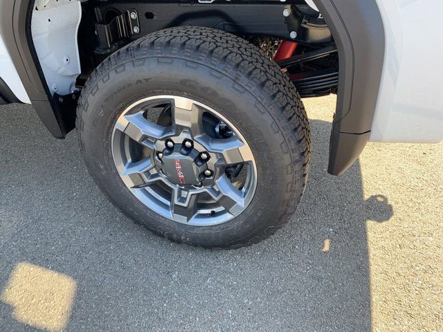 New 2026 GMC Sierra 2500 SLE w/ Max Trailering Package AWD/4WD image 10