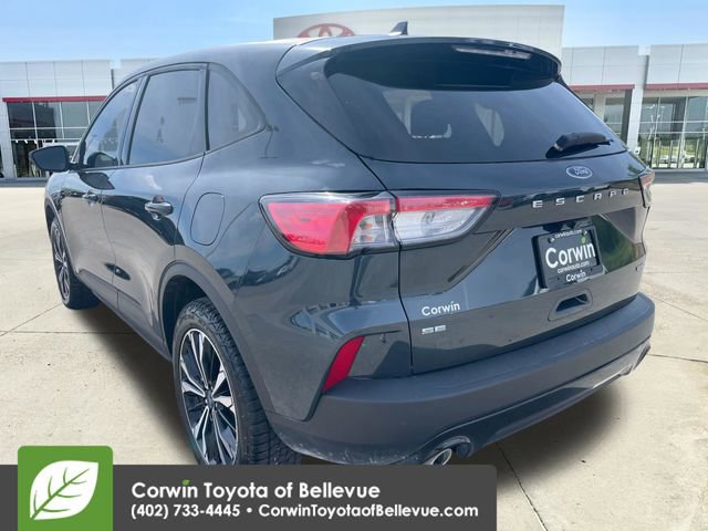 Used 2022 Ford Escape SE w/ SE Sport Appearance Package AWD/4WD video 3