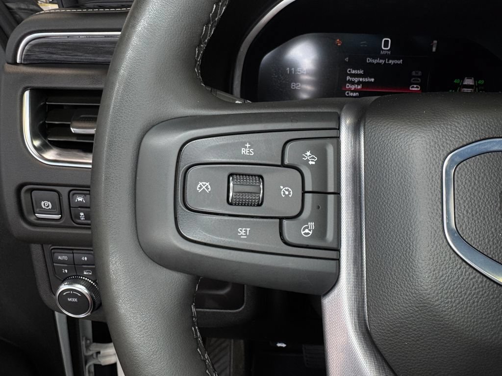 Used 2024 GMC Yukon SLT w/ SLT Luxury Package AWD/4WD image 16