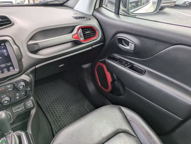 Used 2023 Jeep Renegade Trailhawk w/ Sun/Sound Group AWD/4WD image 17