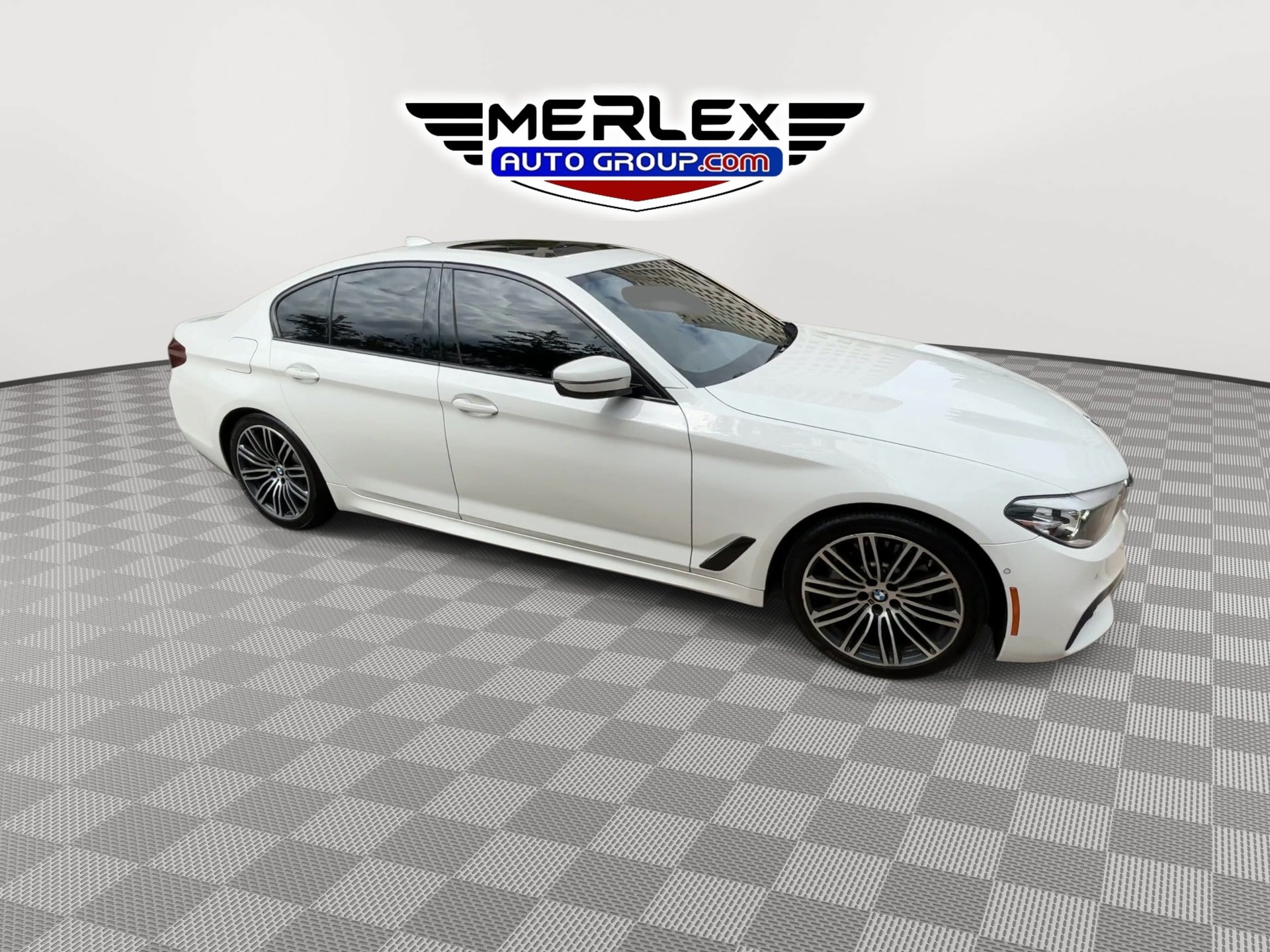 Used 2019 BMW 530i xDrive w/ M Sport Package AWD/4WD image 2