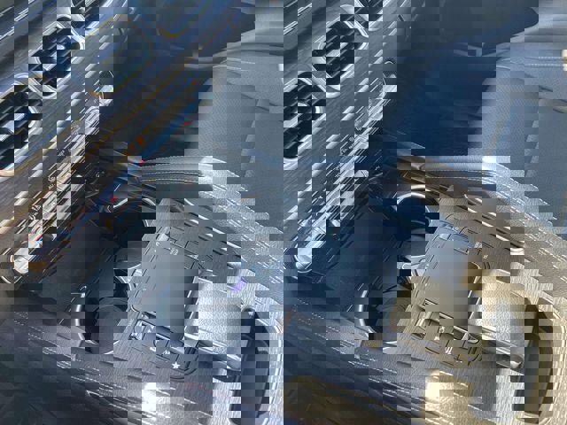 Used 2022 Mercedes-Benz GLE 350 4MATIC w/ Premium Package image 27