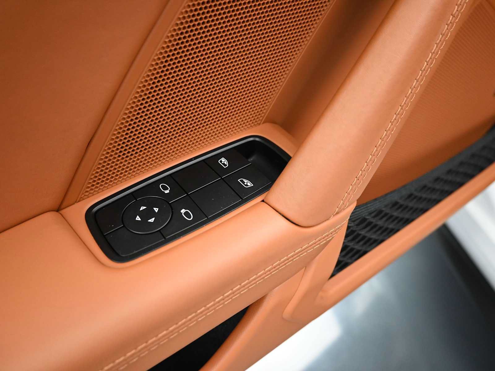Certified 2024 Porsche 911 GT3 RS RWD image 8