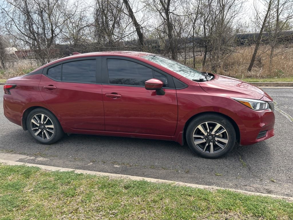 Used 2021 Nissan Versa SV image 4