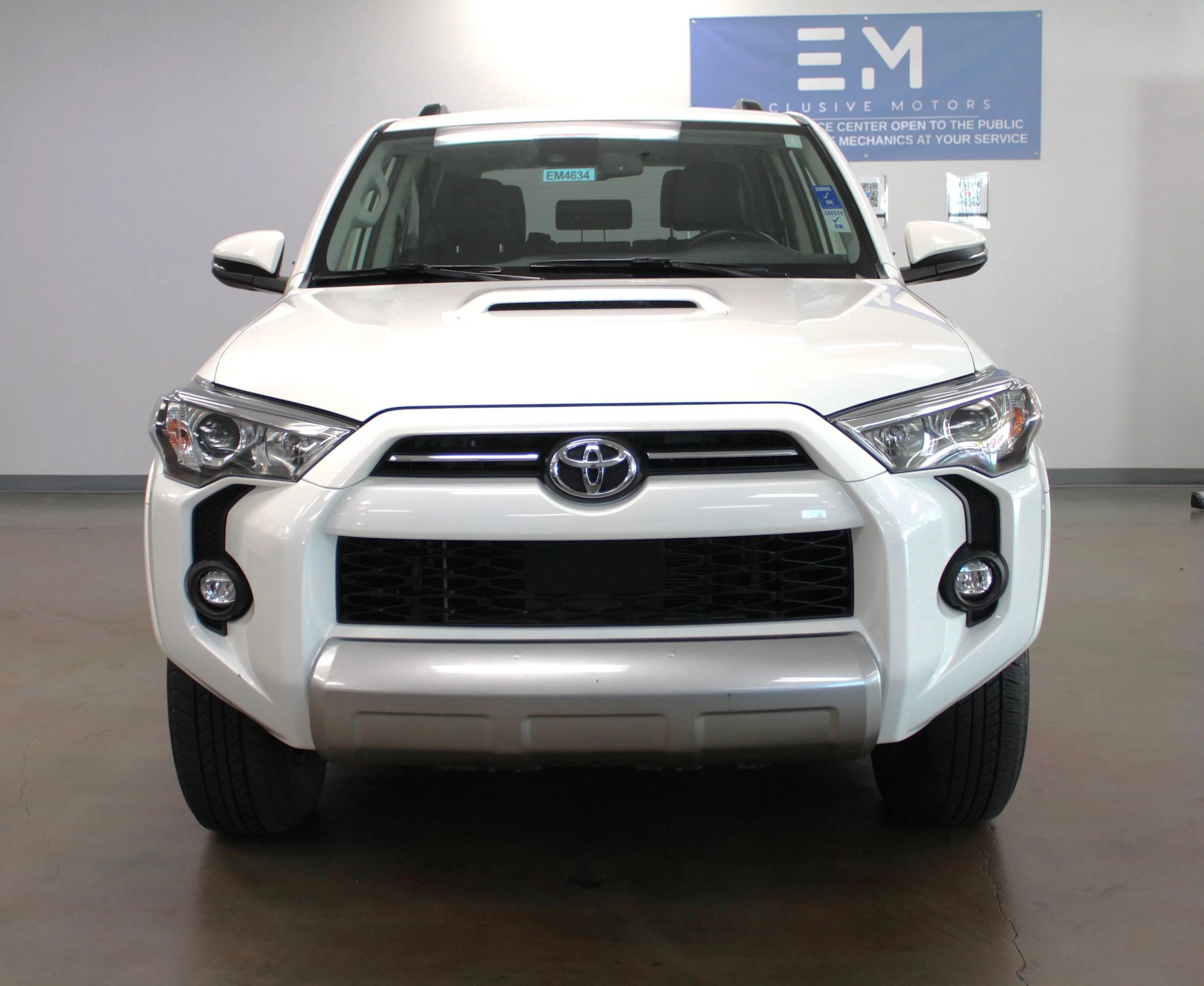 Used 2024 Toyota 4Runner TRD Off-Road Premium image 2