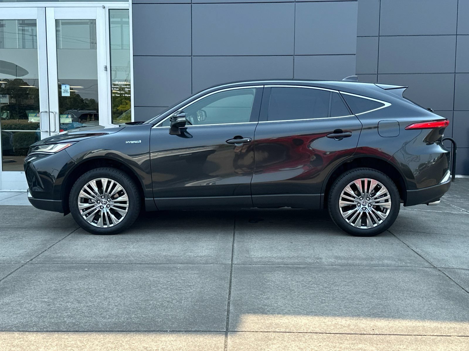 Used 2021 Toyota Venza Limited w/ Advanced Technology Package AWD/4WD image 6