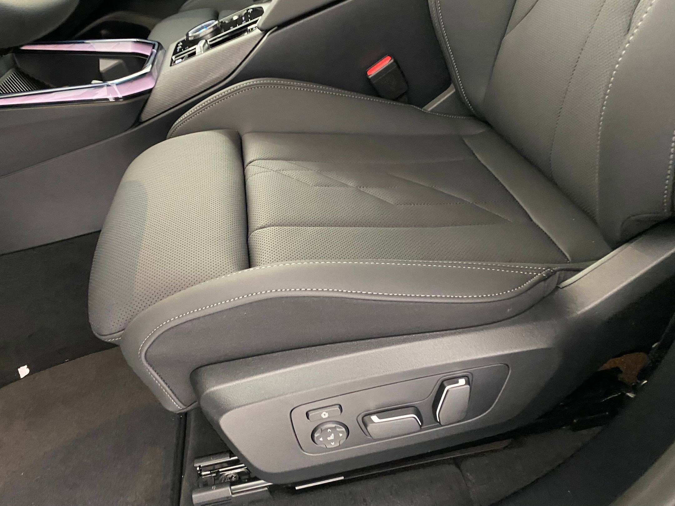 New 2026 BMW X3 xDrive30 w/ Convenience Package image 12