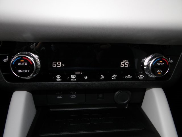 New 2025 Mitsubishi Outlander SE image 22