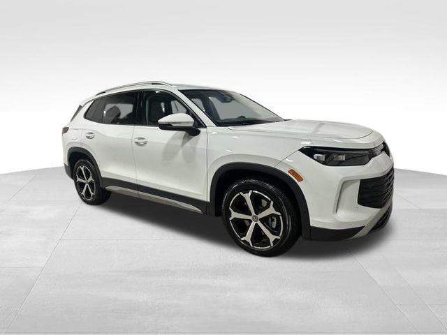 Used 2025 Volkswagen Tiguan SE image 3