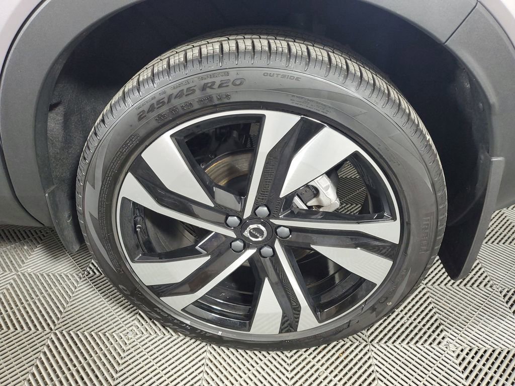 Certified 2026 Volvo XC40 B4 Plus w/ Climate Package image 13