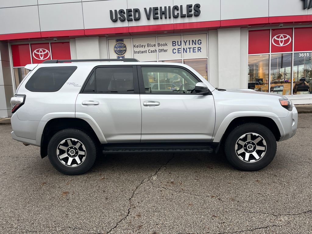 Certified 2024 Toyota 4Runner TRD Off-Road image 6