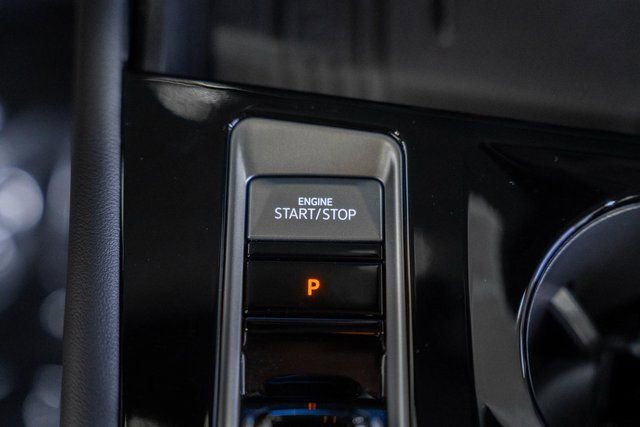 Used 2025 Volkswagen Atlas Peak Edition SE image 25