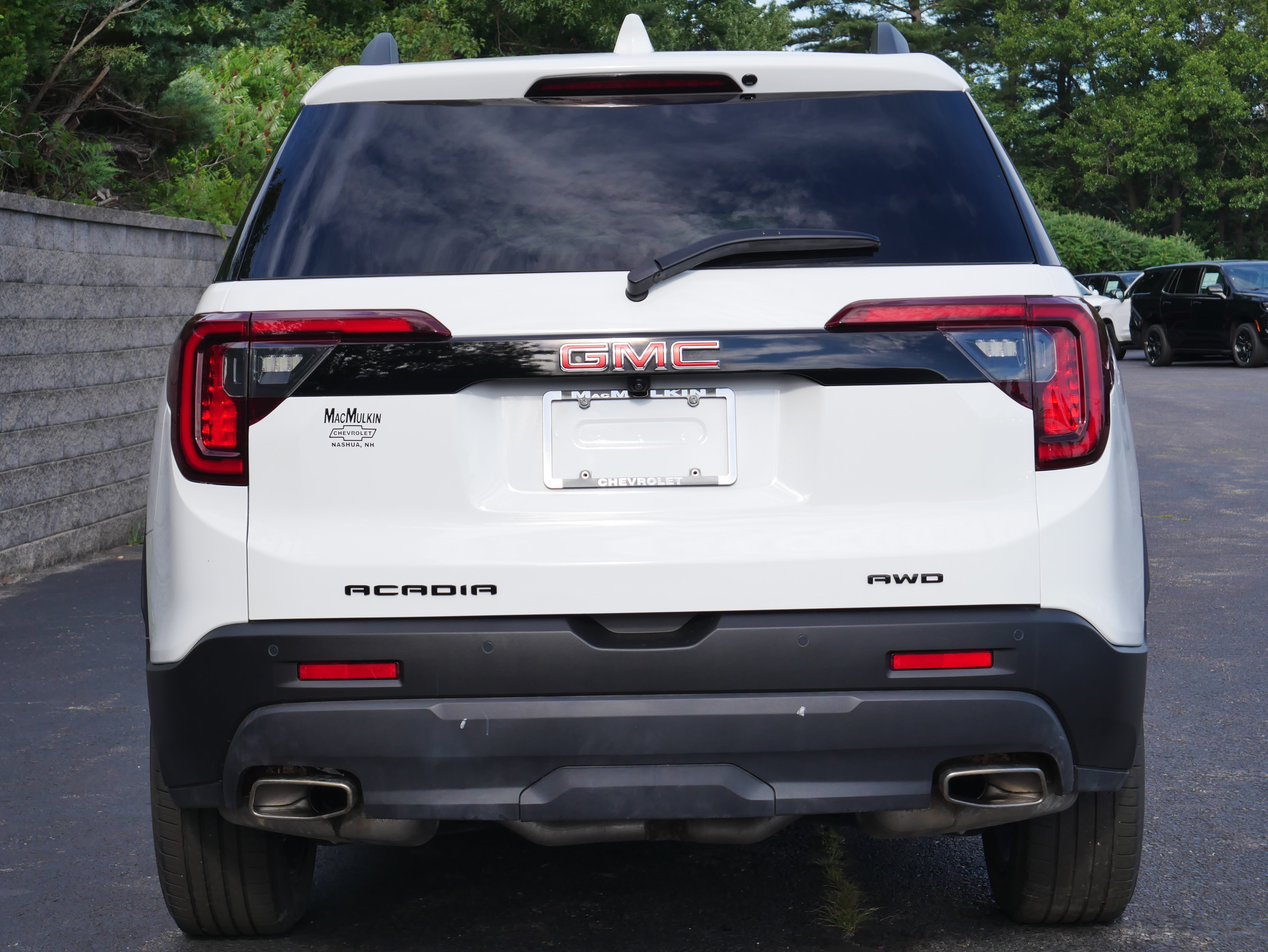 Certified 2023 GMC Acadia SLE w/ Driver Convenience Package AWD/4WD image 5