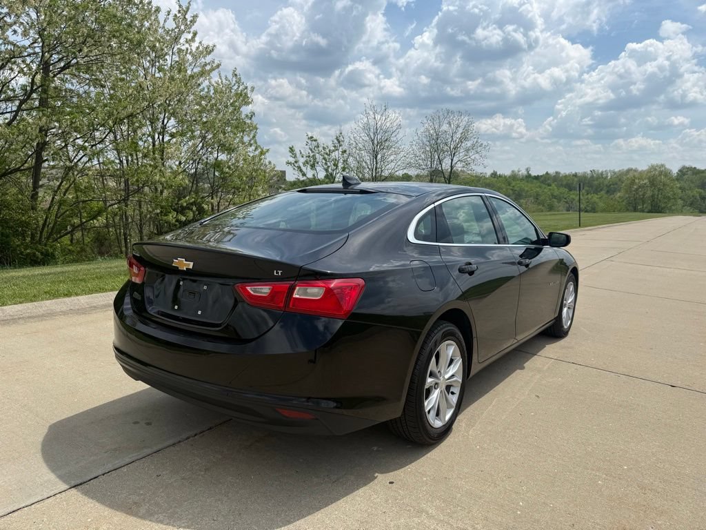 Used 2025 Chevrolet Malibu LT FWD image 3