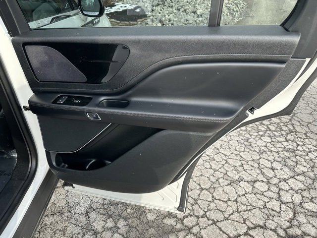 Used 2023 Lincoln Aviator AWD w/ Premium Package image 24
