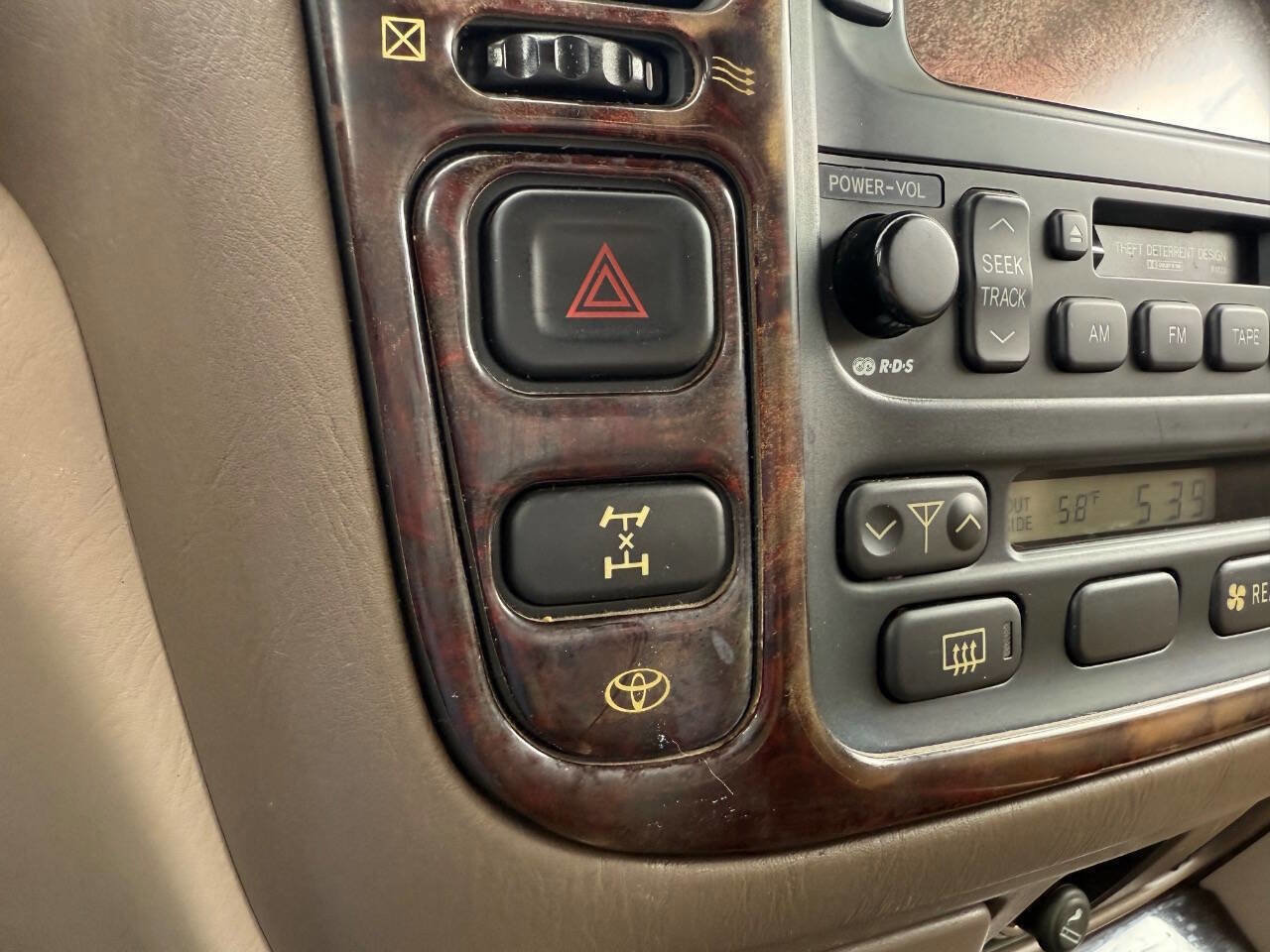 Used 2002 Toyota Land Cruiser image 37