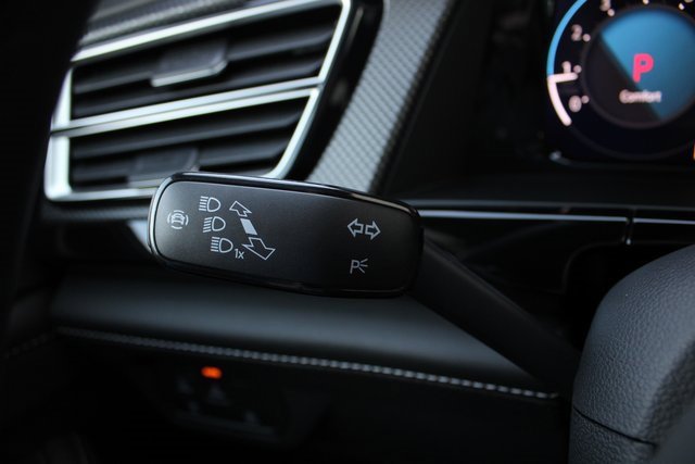 New 2025 Volkswagen Atlas Cross Sport SEL R-Line image 9