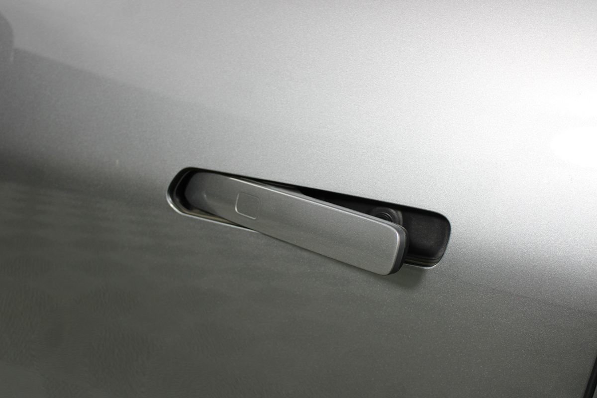 Used 2024 Chevrolet Equinox EV RS FWD image 46