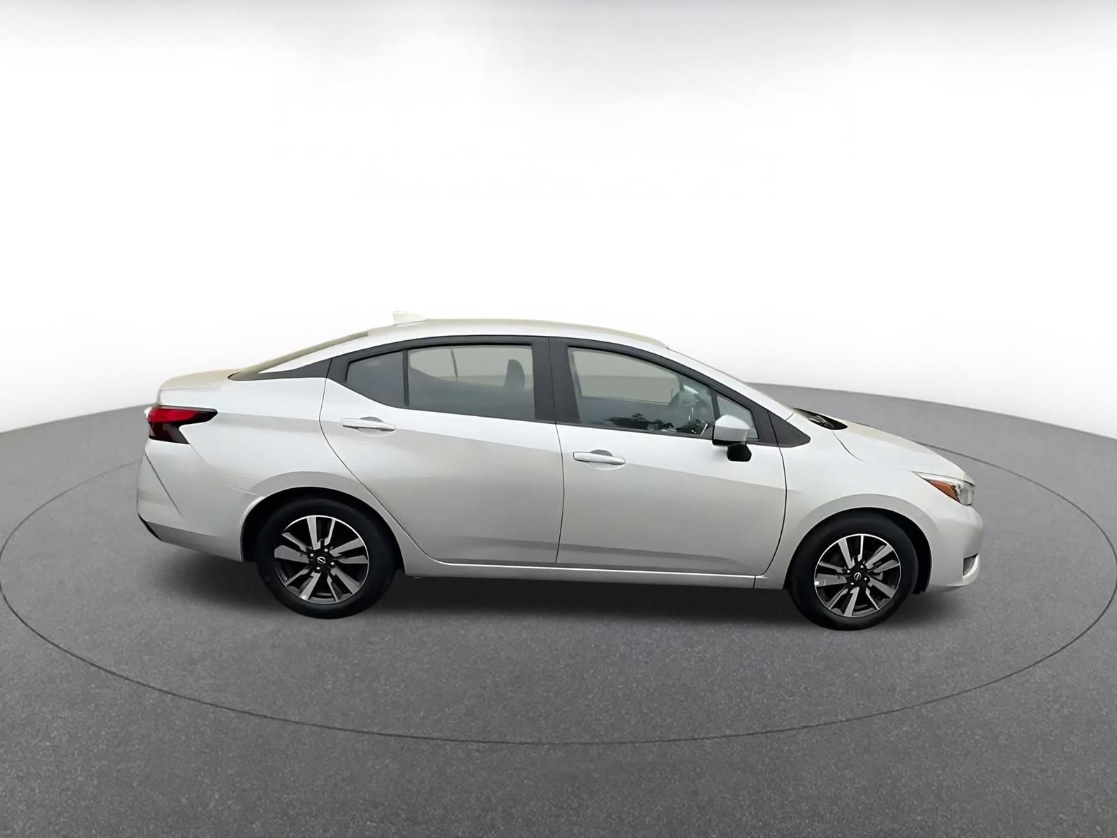 Used 2025 Nissan Versa SV FWD image 15