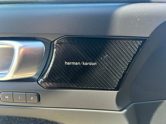 Used 2019 Volvo XC40 T5 Momentum AWD/4WD image 13