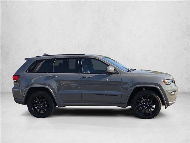 Used 2020 Jeep Grand Cherokee Altitude AWD/4WD image 4